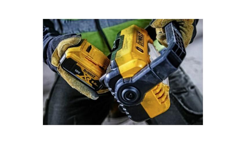 DeWALT DCL077 — 12V/18V XR LED Compact Task Light